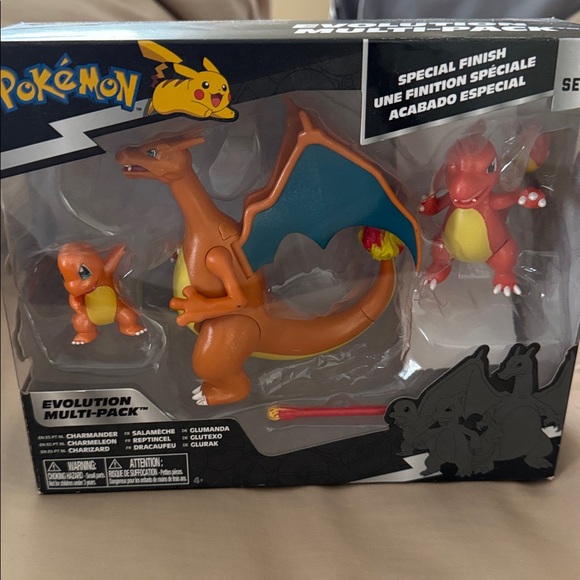 Pokemon Charizard Evolution Pack - Orange and Blue - Picture 2 of 3